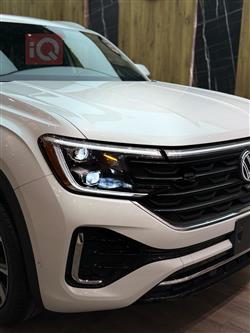 ڤۆڵکسواگن ئەتڵەس کرۆس سپۆرت